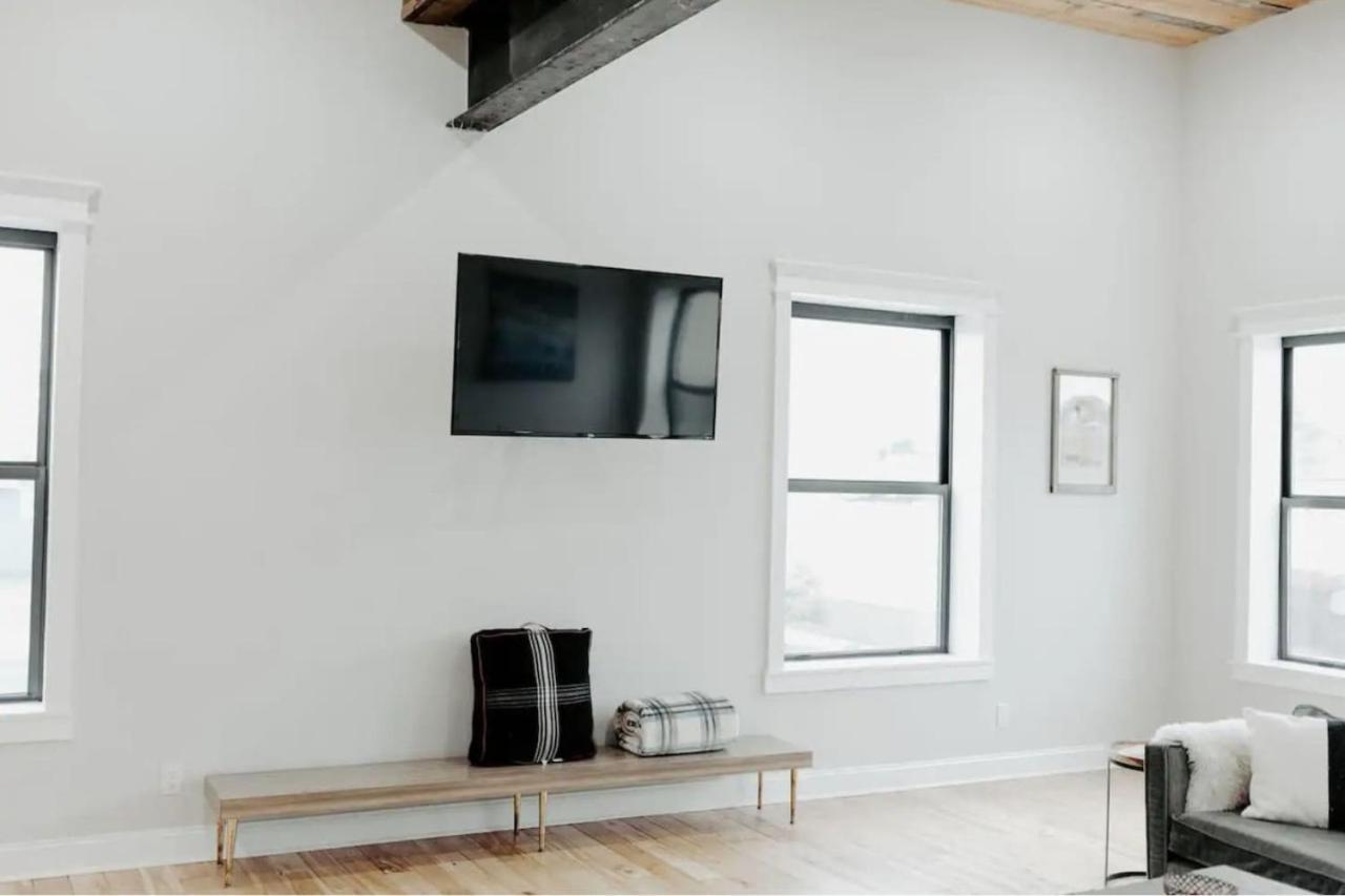 Stadium Lofts On Meridian #1 *